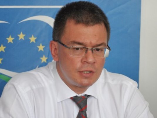 Ungureanu: Guvernul îşi bate joc de pensionarii militari